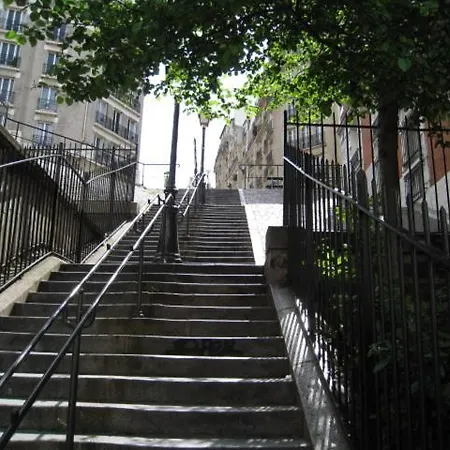 Quiet Hill Of Montmartre * Paris