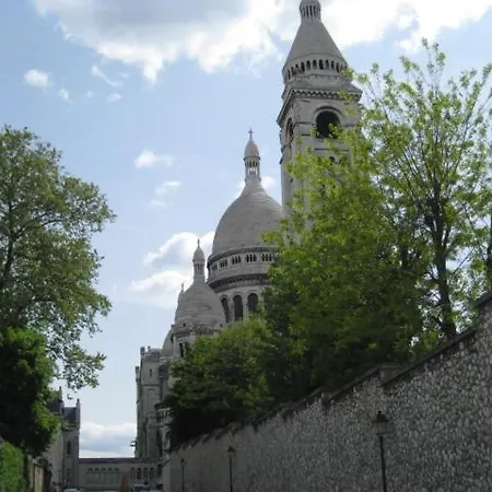 Quiet Hill Of Montmartre * Paris